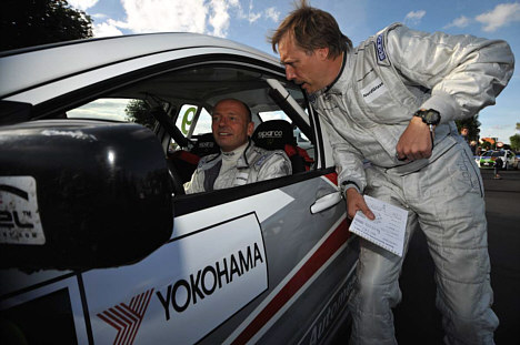 Steen Andersen kørte sig sammen med sin lånte codriver Jens Christian Anker tilbage i toppen af dansk rally i weekendens løb.